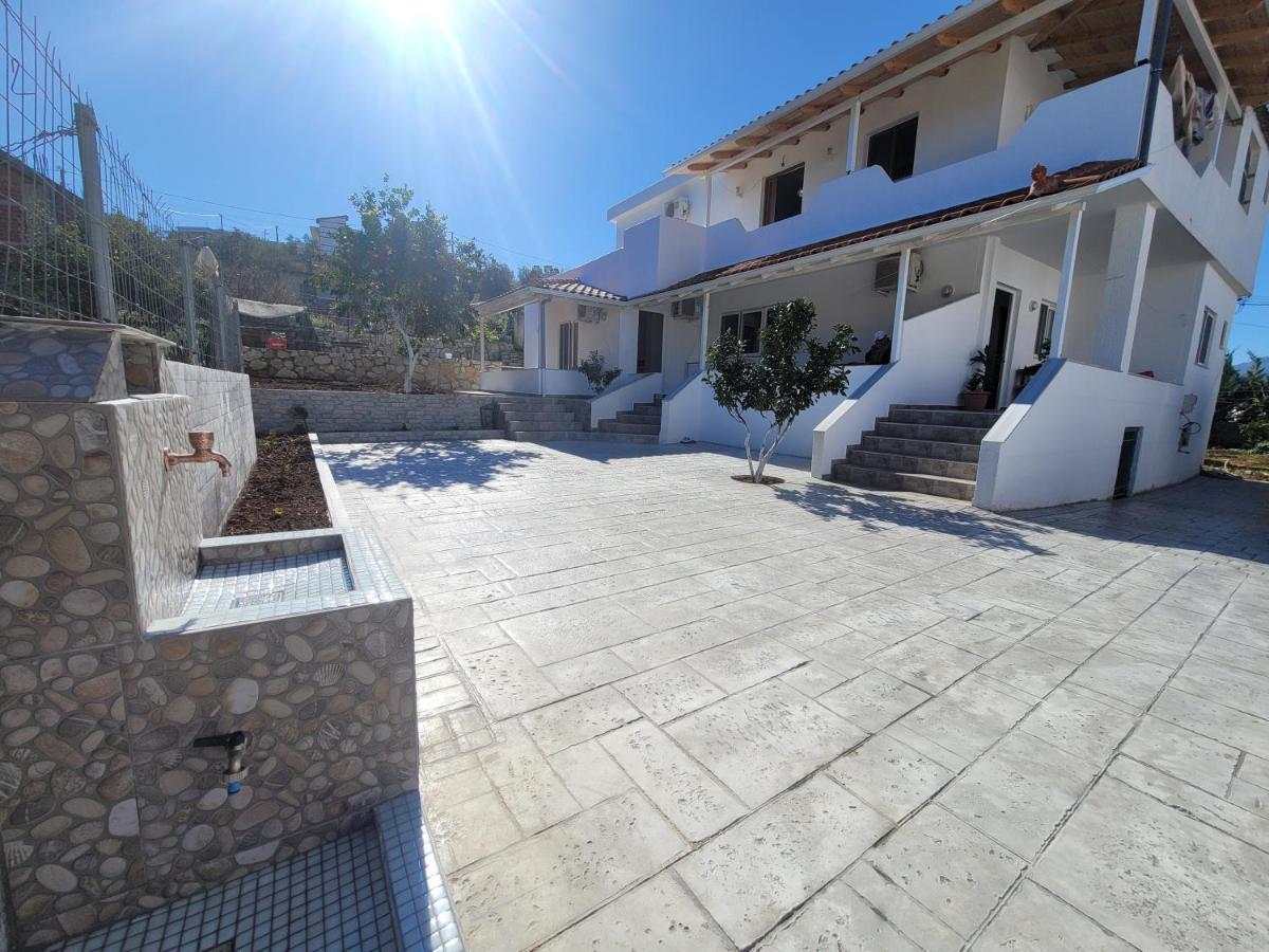 Guesthouse Veliaj Ksamil Ngoại thất bức ảnh